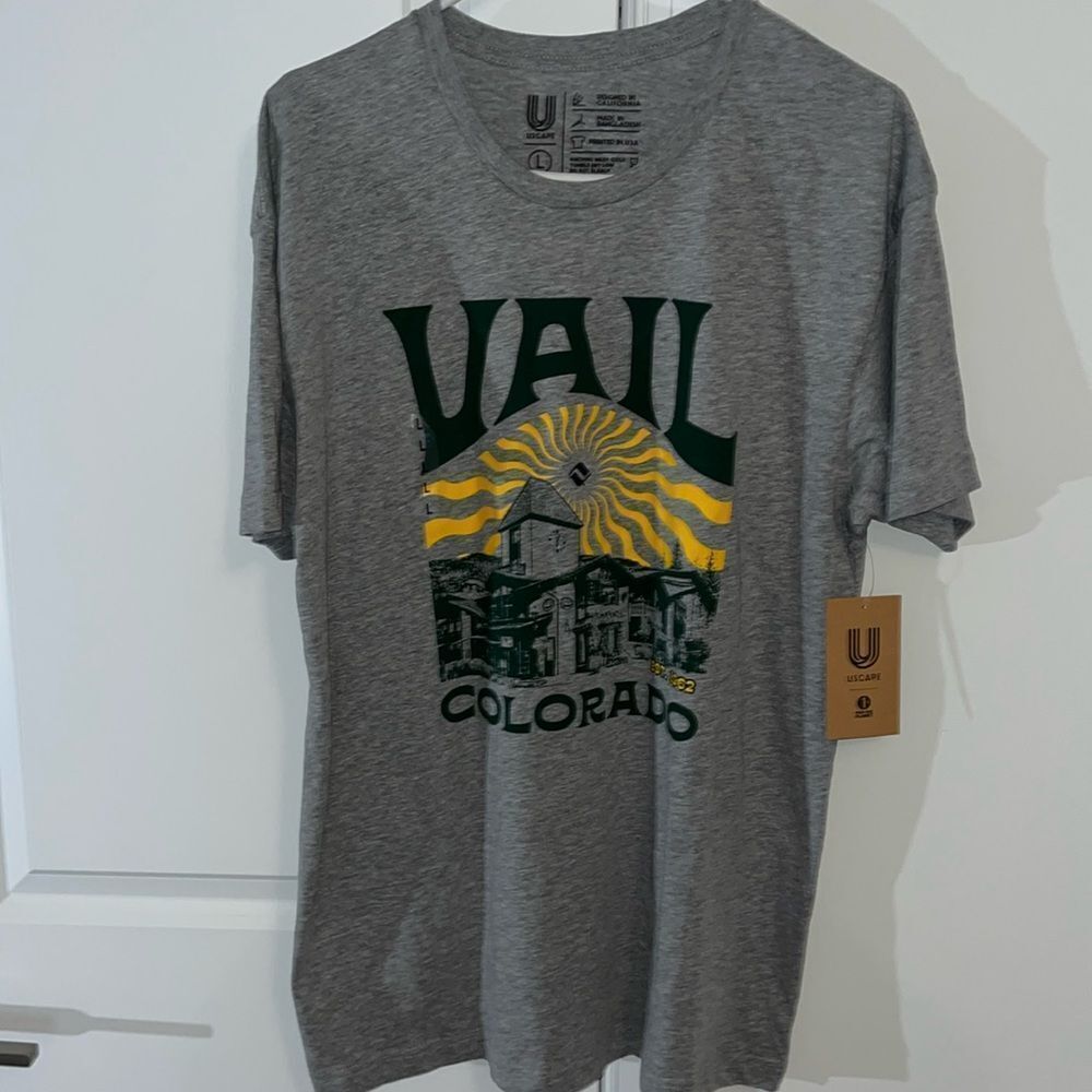 New Uscape Gray Planet Vail Colorado T-Shirt Adventure Awaits Est. 1962 CO